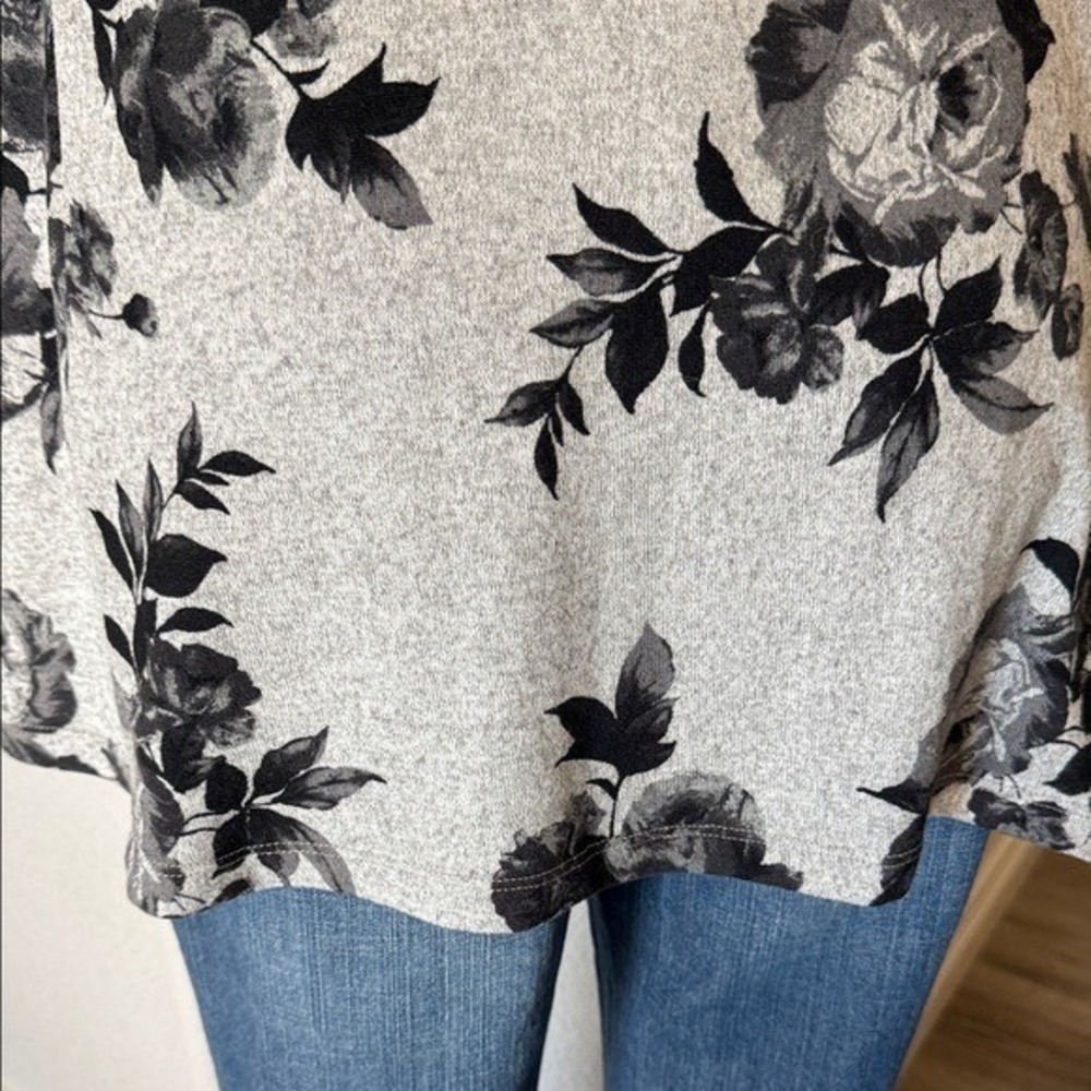 Caffè Marrakesh Women's XL Scoop Neck Very Soft Floral Sweatshirt Tunic Gray NWT - Picture 5 of 10
